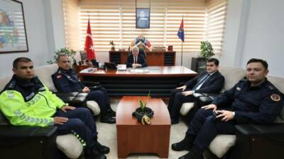 Vali Mehmet Ali Kumbuzoğlu, Ortaköy Otoyol Jandarma Komutanlığını ziyaret ederek
