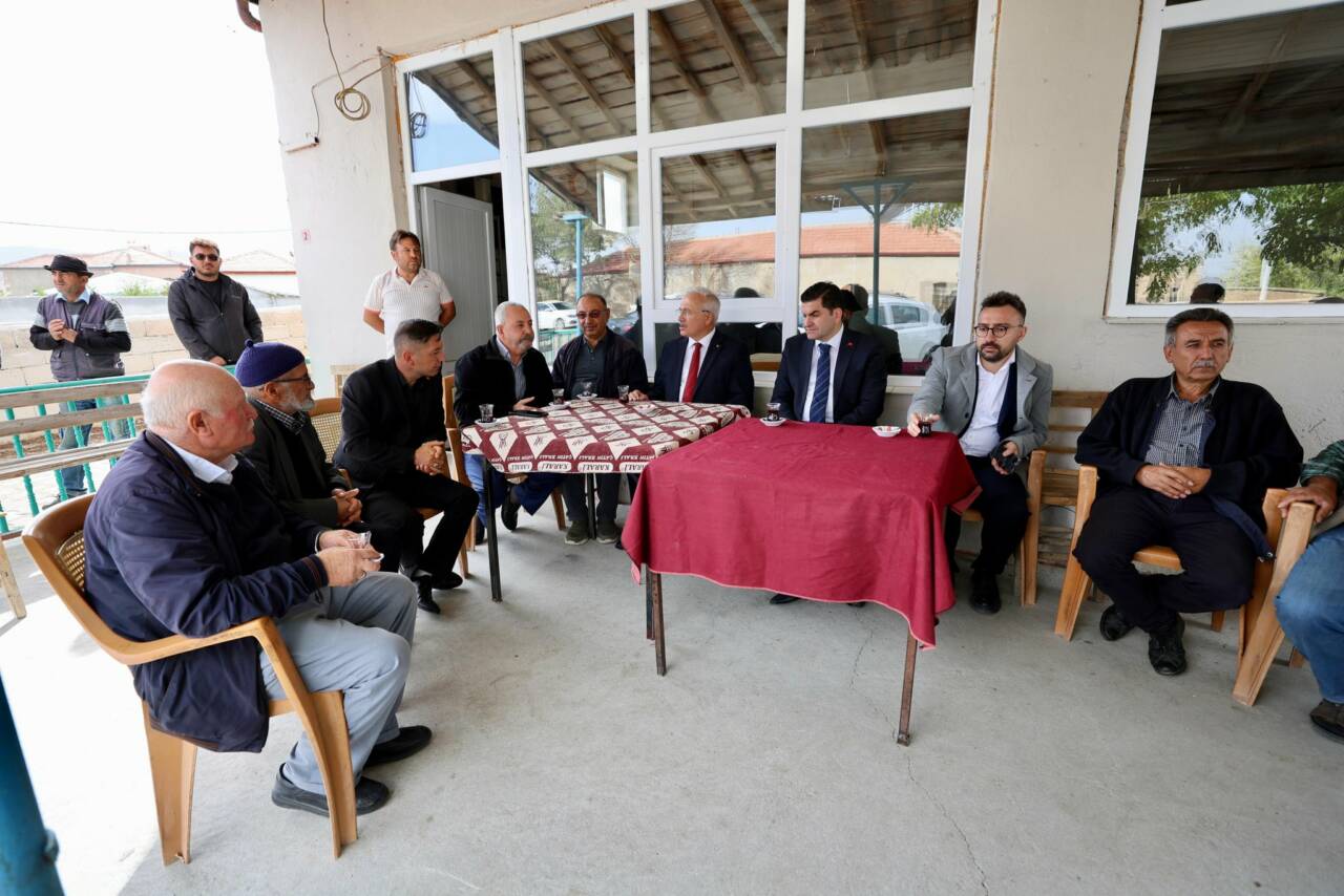 Aksaray Valisi Mehmet Ali Kumbuzoğlu, il genelinde yürüttüğü vatandaş buluşmaları