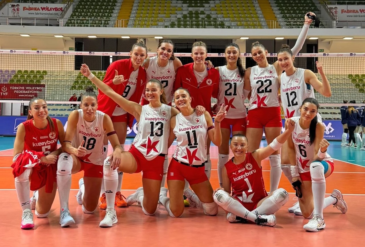 AXA Sigorta Kupa Voley'de Nefes Kesen Mücadele: İki Set Geriden