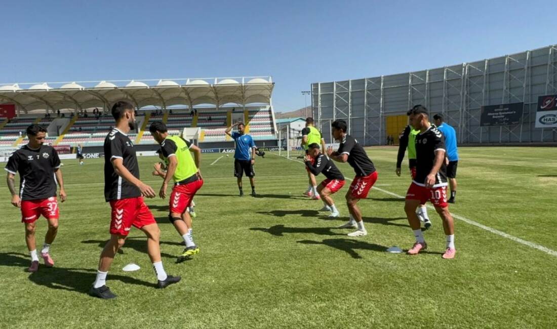 68 Aksarayspor, Menemenspor maçı öncesi çift antrenman yaptı. Aksaray temsilcisi