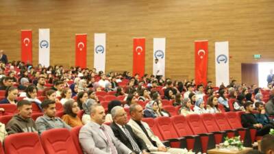 2025-2026 Eğitim-Öğretim döneminin başlamasının ardından Aksaray Üniversitesi’ne katılan birinci sınıf