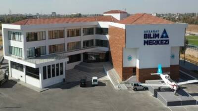 Aksaray Belediyesi, öğrencilerin bilim ve teknolojiye ilgisini artırmak ve eğitim
