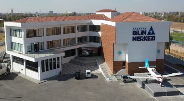 Aksaray Belediyesi, öğrencilerin bilim ve teknolojiye ilgisini artırmak ve eğitim