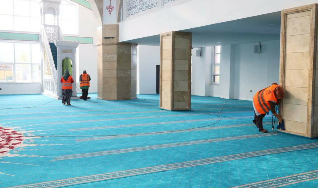 Aksaray Belediyesi, şehir genelindeki cami, mescit ve ibadethaneleri düzenli olarak