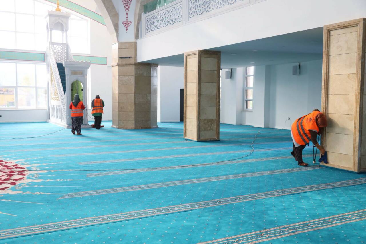 Aksaray Belediyesi, şehir genelindeki cami, mescit ve ibadethaneleri düzenli olarak