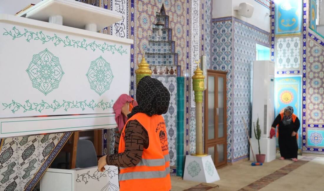 Aksaray Belediyesi, cami, mescit ve ibadethanelerde temizlik çalışmalarını düzenli olarak