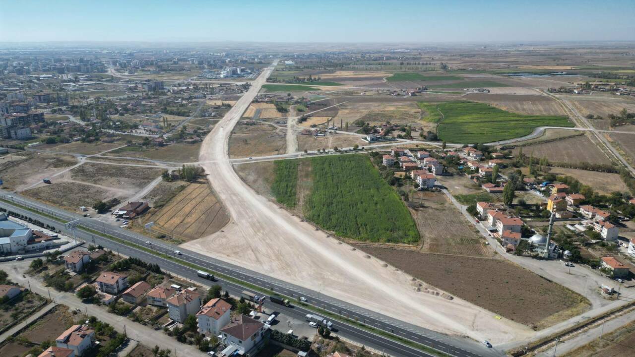 Aksaray Belediyesi 40 metre genişliğindeki yeni çevre yolu projesinde zemin