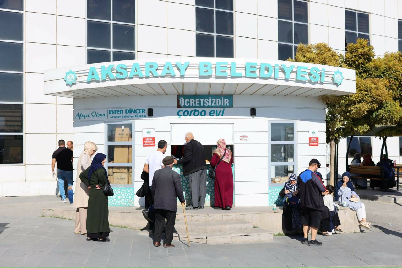 Aksaray Belediyesi, vatandaşlara ve sağlık çalışanlarına destek olmak amacıyla Aksaray