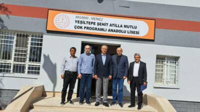 Eğitim-Bir-Sen Aksaray Şube Başkanı Murat Görmez, sendika yönetimiyle birlikte sahadaki