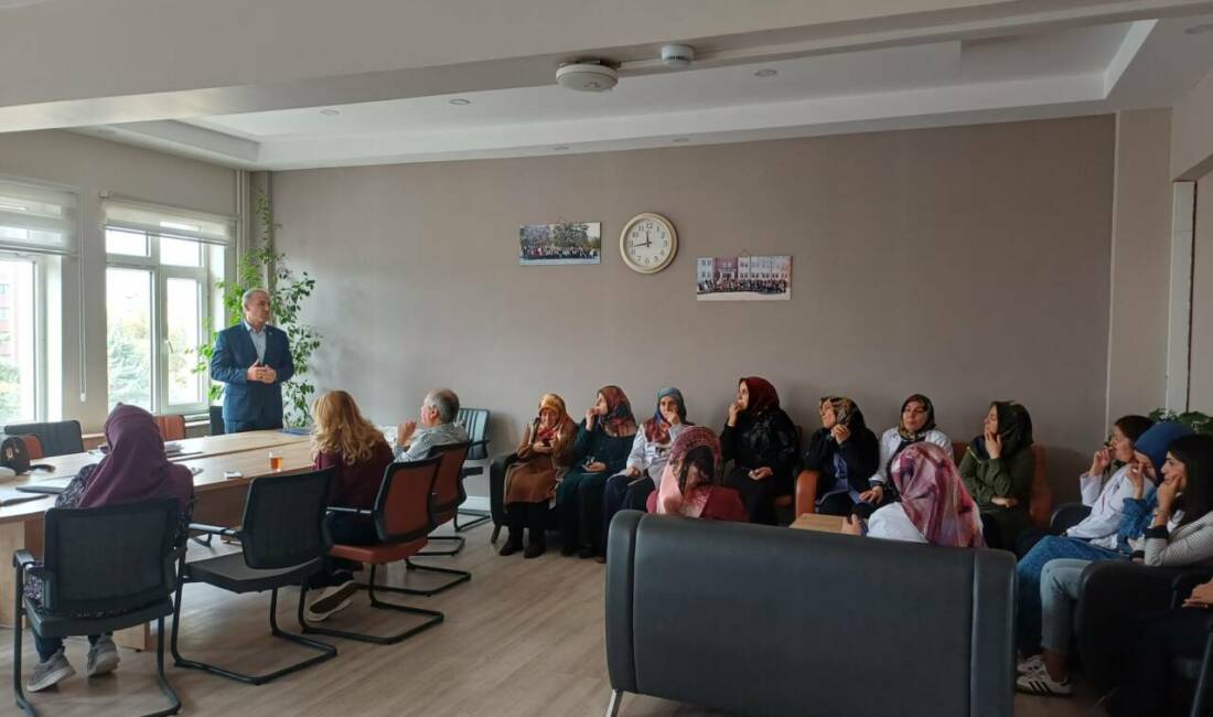 Eğitim-Bir-Sen Aksaray Şube Başkanı Murat Görmez, ildeki eğitim kurumlarını ziyaret