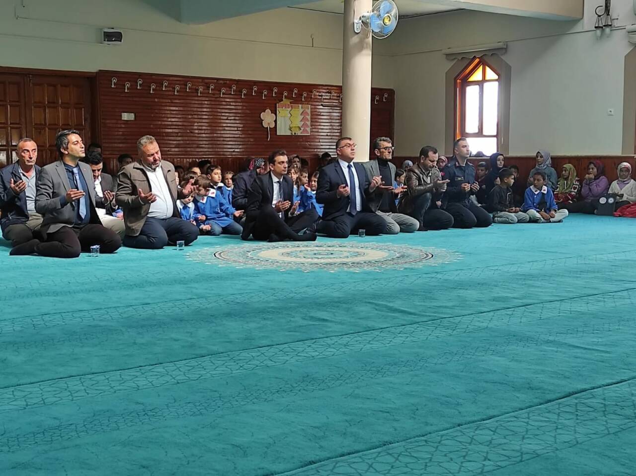 Eskil Kaymakamı Harun Uzar, Yüksecik Camii ve Yüksecik İlk-Ortaokulu tarafından