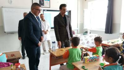Eskil Kaymakamı Harun Uzar, Eşmekaya Belediye Başkanı İsmail Hakkı Güneş