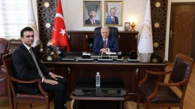 Aksaray Valisi Mehmet Ali Kumbuzoğlu, Eskil Kaymakamı Harun Uzar’ı makamında