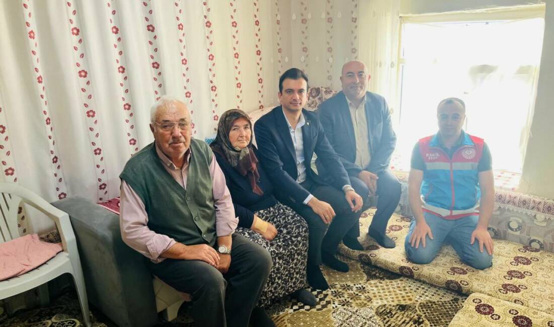 1 Ekim Dünya Yaşlılar Günü kapsamında Eskil Kaymakamı Harun Uzar,