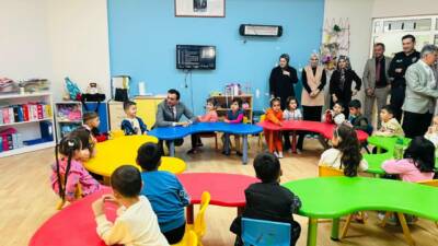 Eskil Kaymakamı Harun Uzar, ilçedeki eğitim kurumlarına yönelik ziyaretleri kapsamında