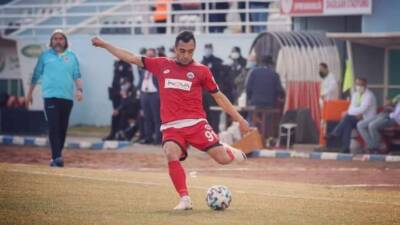 Futbol hayatına Aksaray'da başlayan futbolcu Furkan Yıldırım, aktif futbol hayatını