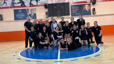 Aksaray Belediyespor Kadın Hentbol Takımı, ligin 4. haftasında İzmir Büyükşehir