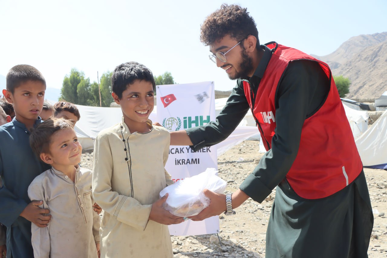 Aksaray İHH İnsani Yardım Derneği, Afganistan’da yaşanan depremin ardından afetzedelere