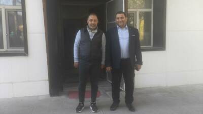 Aksaray Manavlar Odası Başkanı Kuddusi Yeşildal, Demirci Belediye Başkanı Ramazan