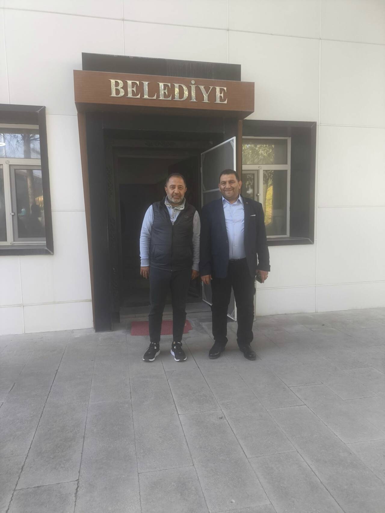 Aksaray Manavlar Odası Başkanı Kuddusi Yeşildal, Demirci Belediye Başkanı Ramazan