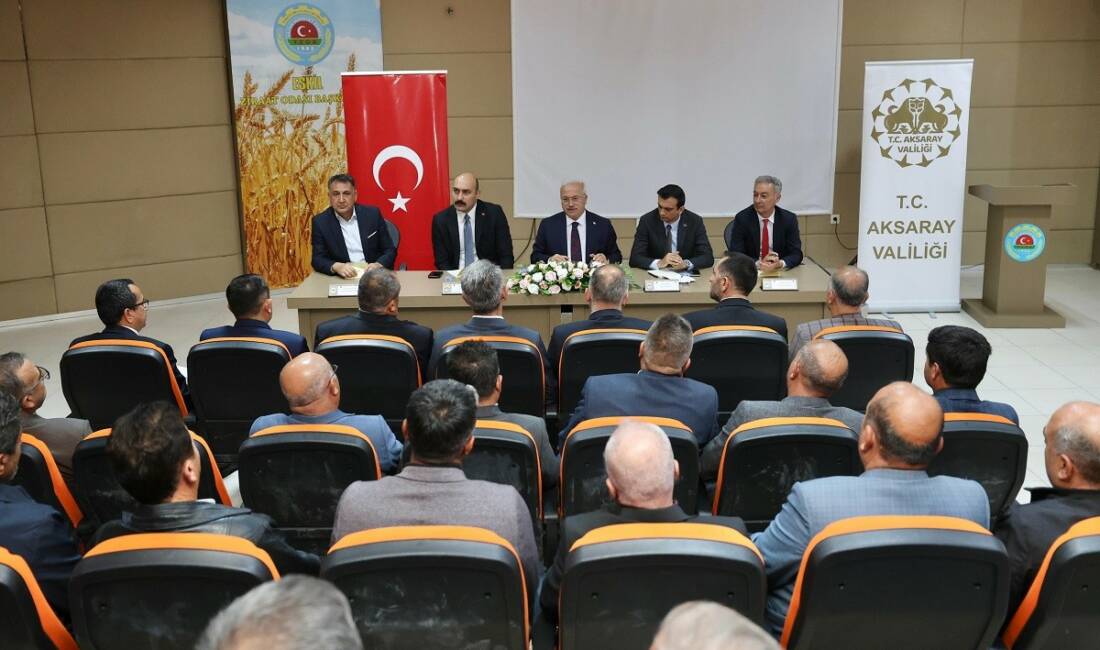 "Muhtar Buluşmaları" programı kapsamında Aksaray Valisi Mehmet Ali Kumbuzoğlu, Eskil