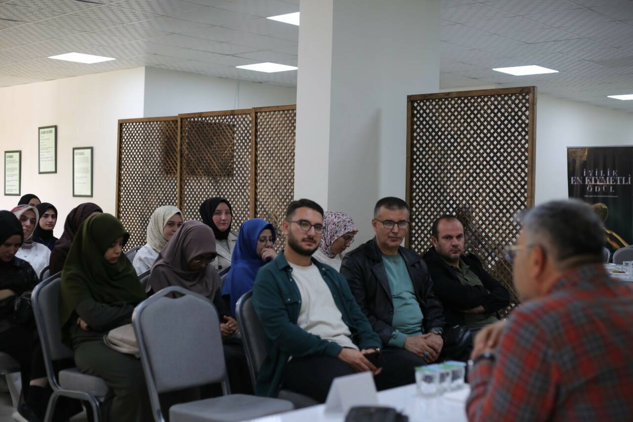 Aksaray İHH ve Aksaray Genç İHH tarafından Öğretmen Akademisi hayata geçirildi.