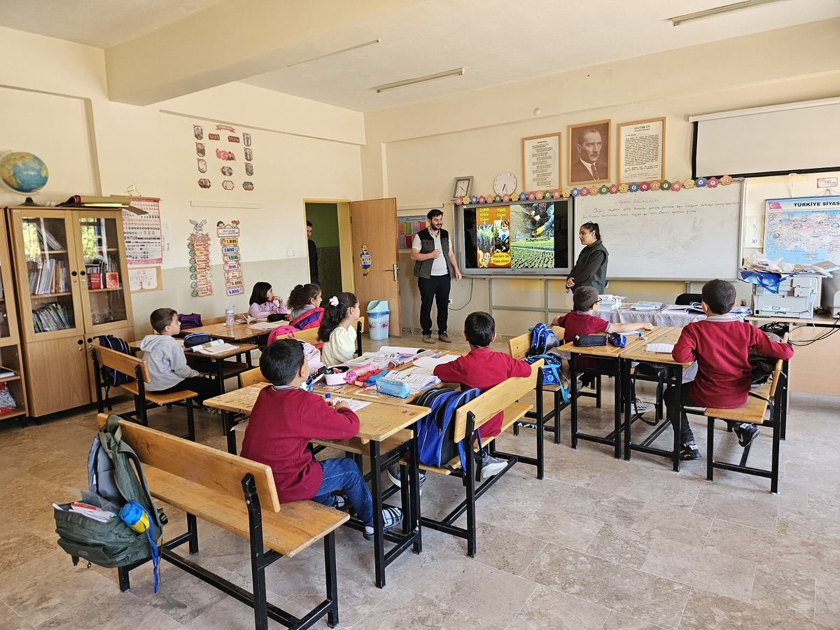 Aksaray İli Merkez Kalebalta Köyü İlkokulu öğrencileri, Aksaray Orman İşletme