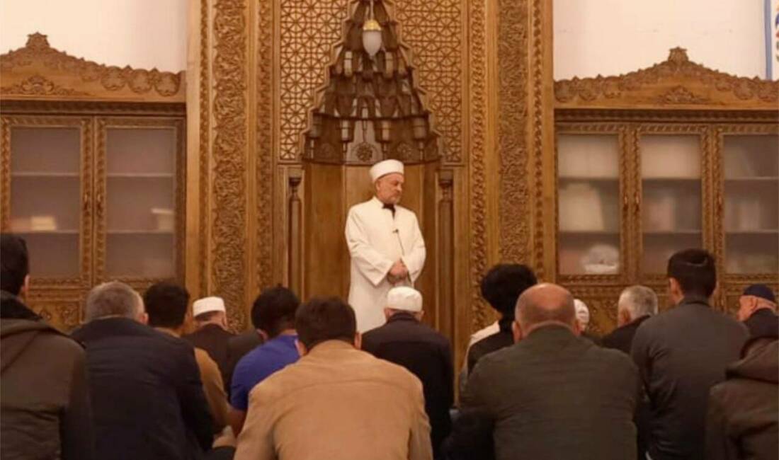 Aksaray İl Müftülüğü tarafından organize edilen “Ailece Camideyiz Sabah Namazı