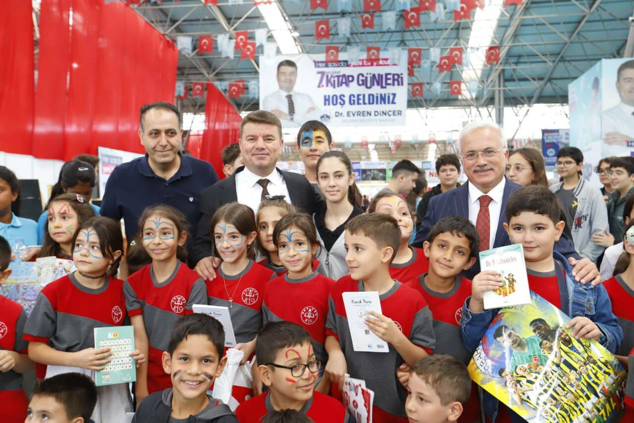 Aksaray Belediyesi tarafından bu yıl yedincisi düzenlenen Kitap Günleri, 9