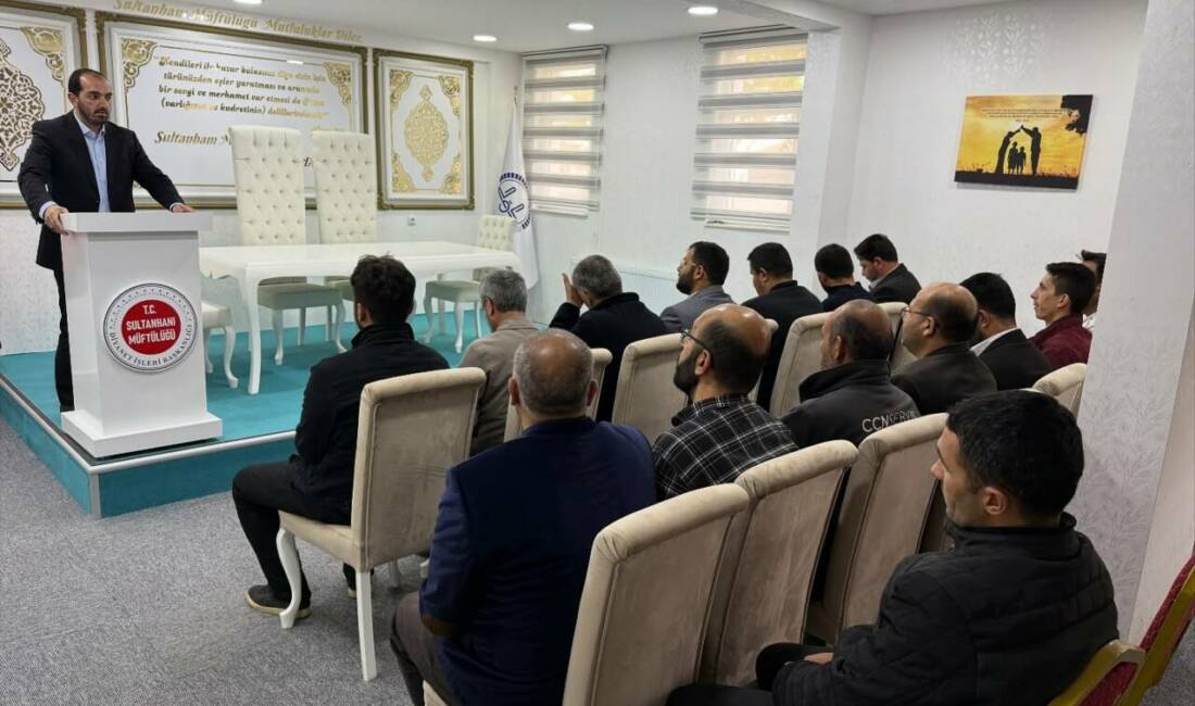 Sultanhanı İlçe Müftülüğünde, İlçe Müftüsü Selman Çiloğlu başkanlığında düzenlenen aylık