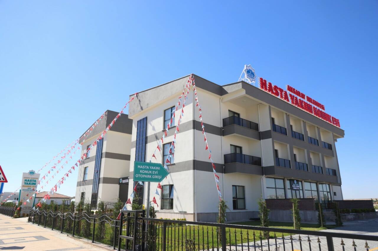 Aksaray Belediyesi tarafından hayata geçirilen Hasta Yakını Konuk Evi, hizmete
