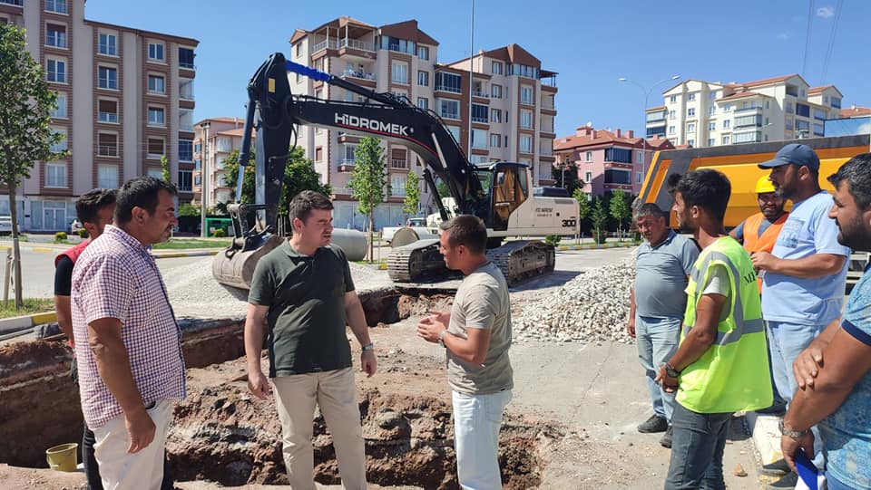 Aksaray Belediyesi, yağışların vatandaşları olumsuz etkilememesi amacıyla altyapı çalışmalarını aralıksız