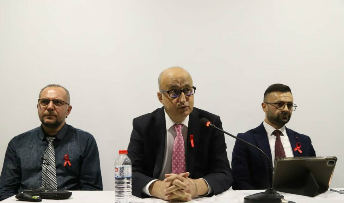 Cumhuriyet’in 102’inci kuruluş yıldönümü dolayısıyla Aksaray Üniversitesi (ASÜ) Eğitim Fakültesi’nde