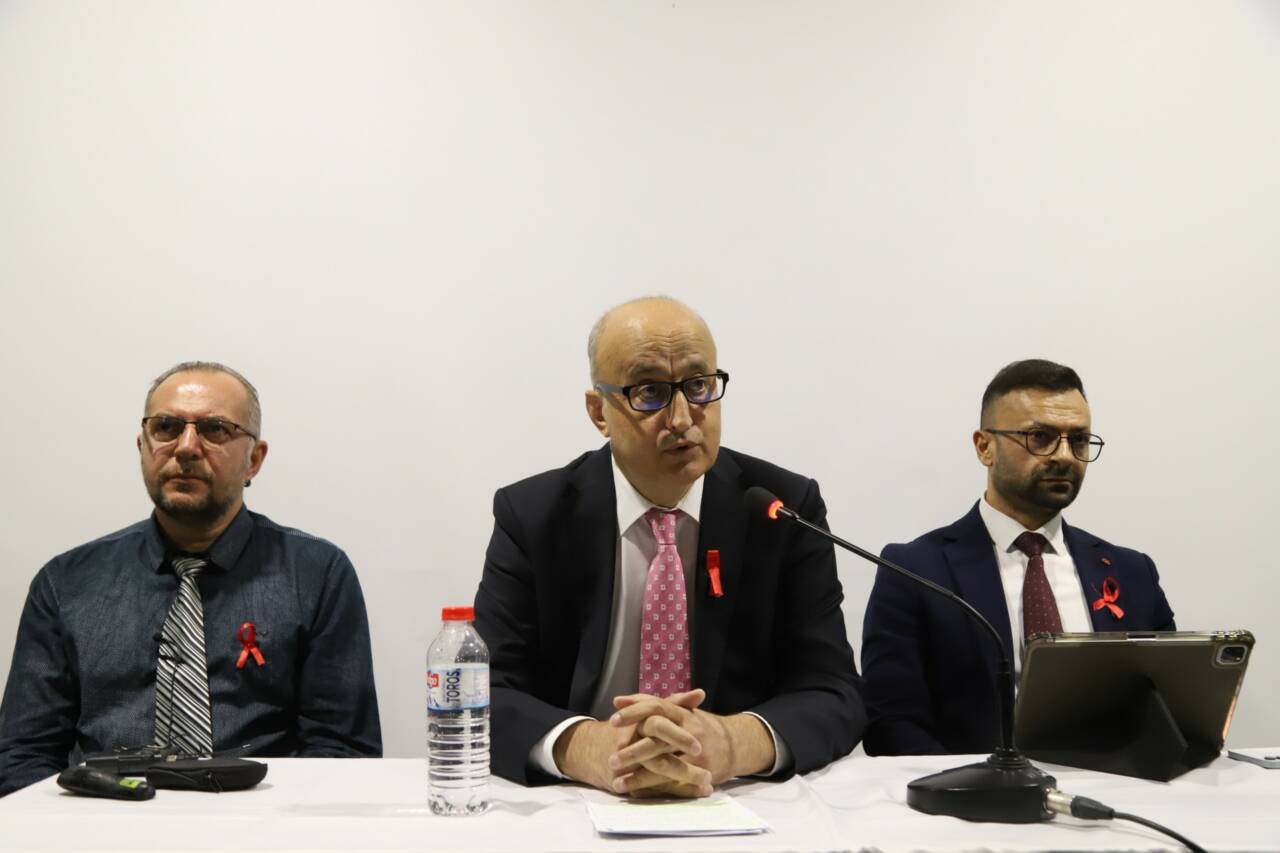 Cumhuriyet’in 102’inci kuruluş yıldönümü dolayısıyla Aksaray Üniversitesi (ASÜ) Eğitim Fakültesi’nde