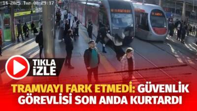 Kayseri'de yaşanan olayda güvenlik görevlisi,  tramvayın geldiğini fark etmeyen genç