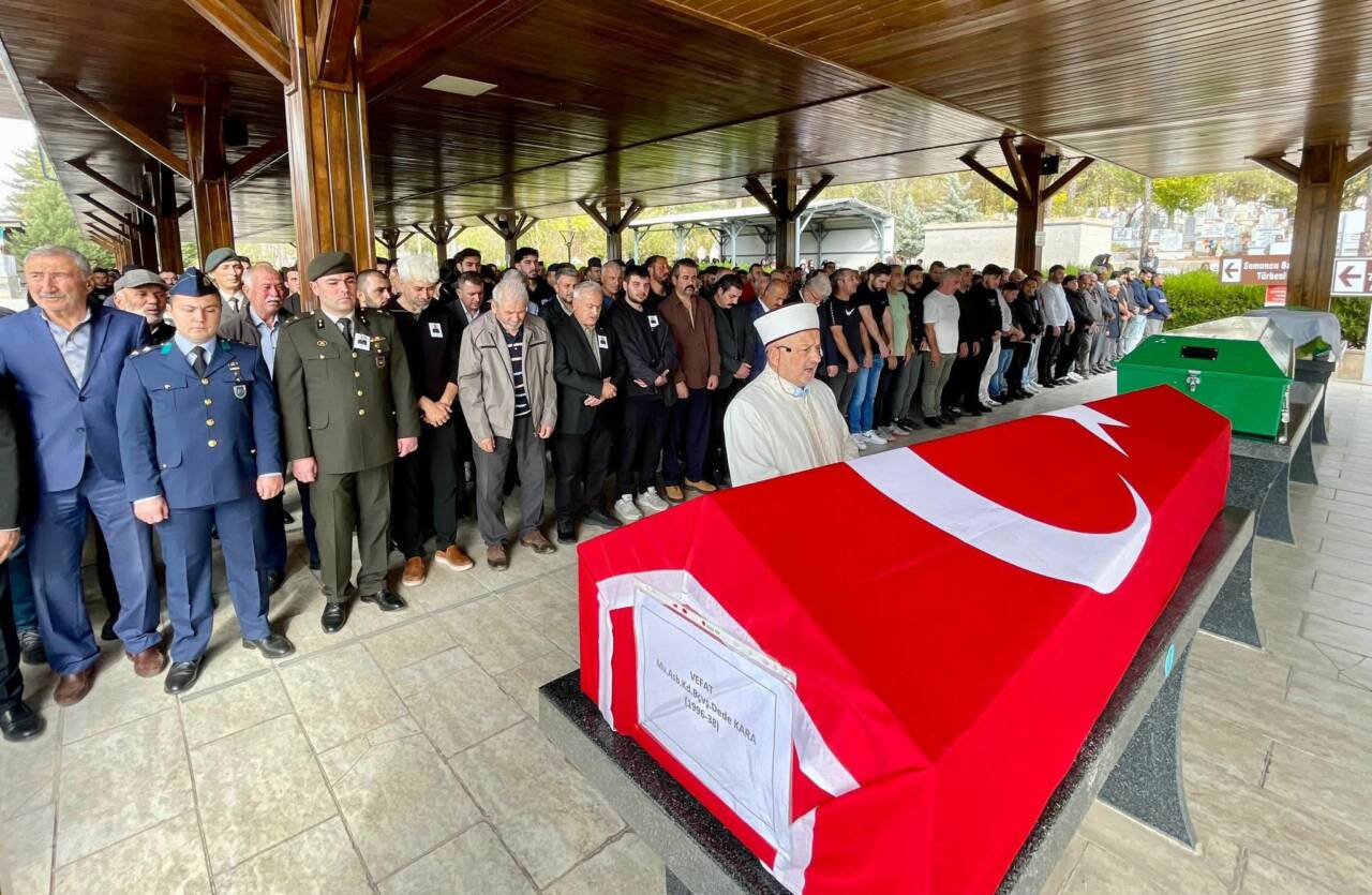Mu.Asb.Kd.Bçvş. Dede Kara, Ankara GATA’da görev yaparken vefat etti. Mu.Asb.Kd.Bçvş.