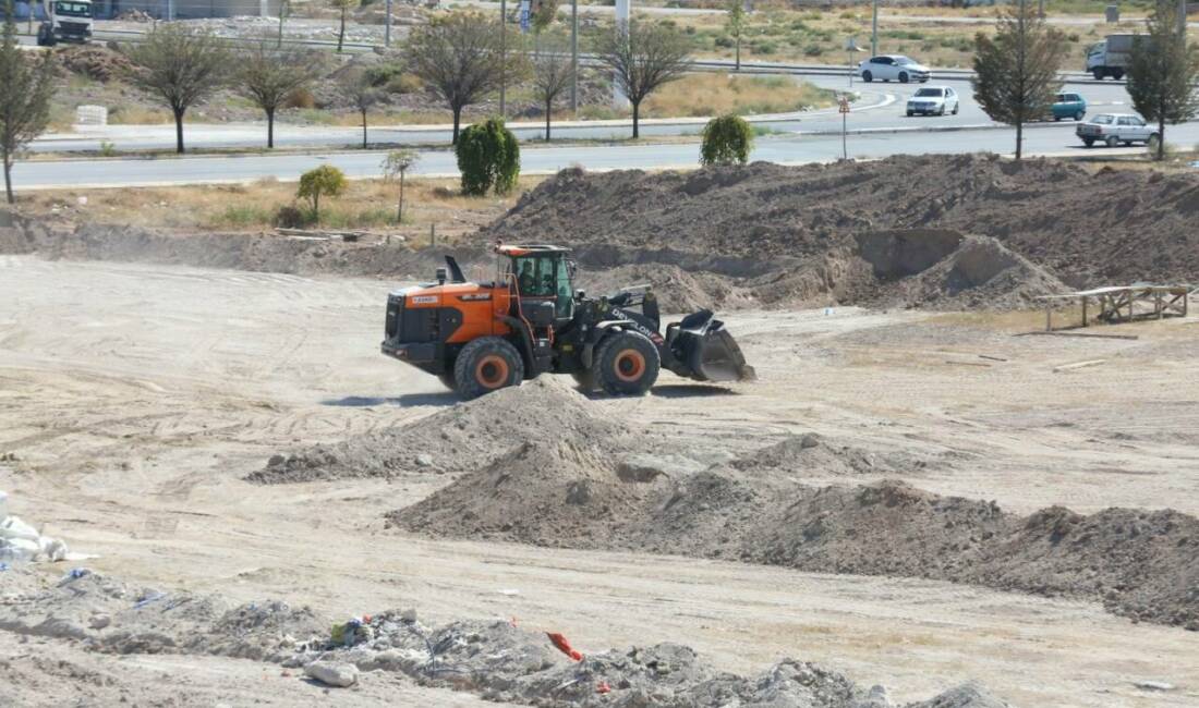 Aksaray Belediyesi, şehrin estetik yapısını güçlendirecek çevre düzenleme çalışmalarına devam