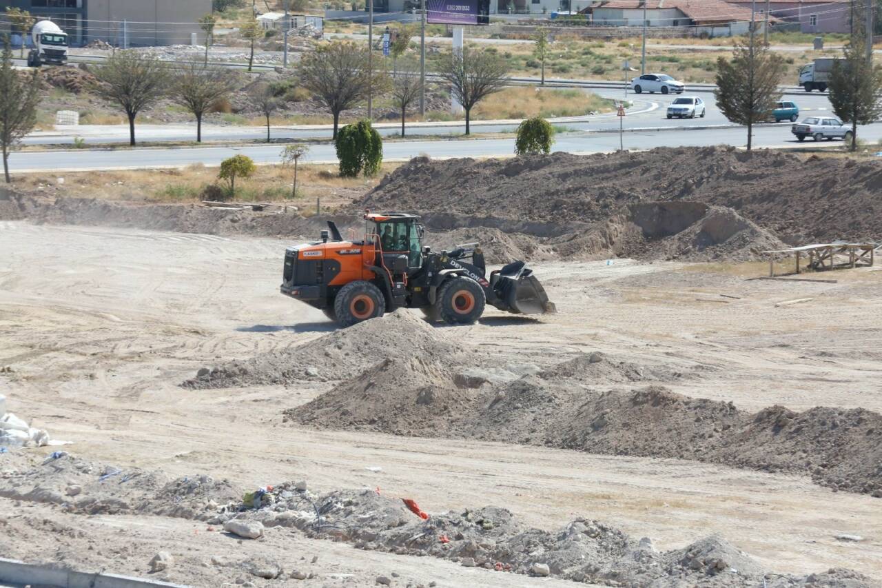 Aksaray Belediyesi, şehrin estetik yapısını güçlendirecek çevre düzenleme çalışmalarına devam