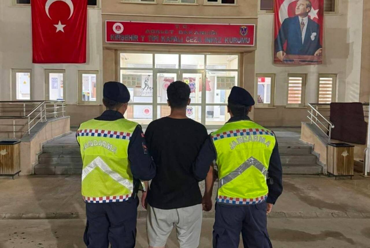 Kırşehir'de jandarma ekiplerince müdahale edilen bir trafik kazasında, 10 yıl