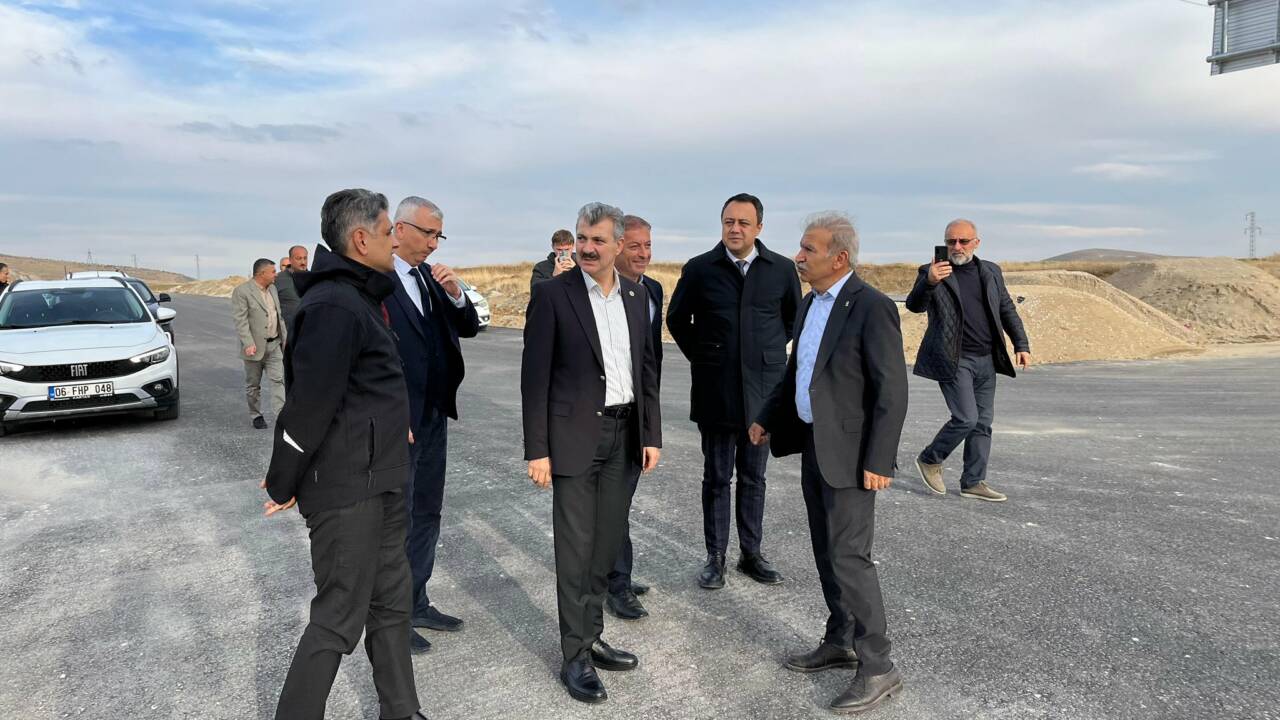 AK Parti Aksaray Milletvekili Hüseyin Altınsoy, Ortaköy’de bir ziyarette bulundu.
