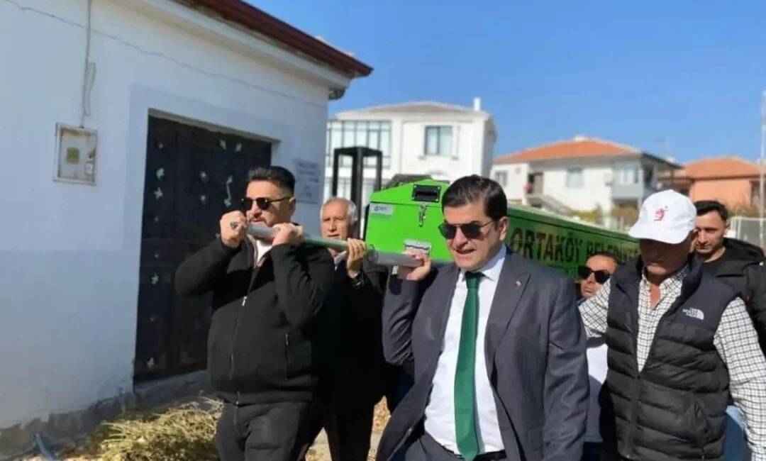 Kore Gazisi Dede Deveci son yolculuğuna uğurlandı! Ortaköy’ün Balcı Mahallesi sakinlerinden Kore Gazisi Dede Deveci, dualar ve