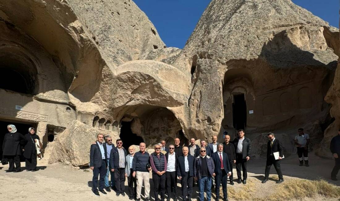 Aksaray’da geçmiş dönem bakan ve milletvekilleri buluştu: Kapadocus otel’de anlamlı ziyaret! 22.Dönem Aksaray Milletvekili Ahmet Yaşar’ın davetiyle Aksaray’a gelen eski bakan