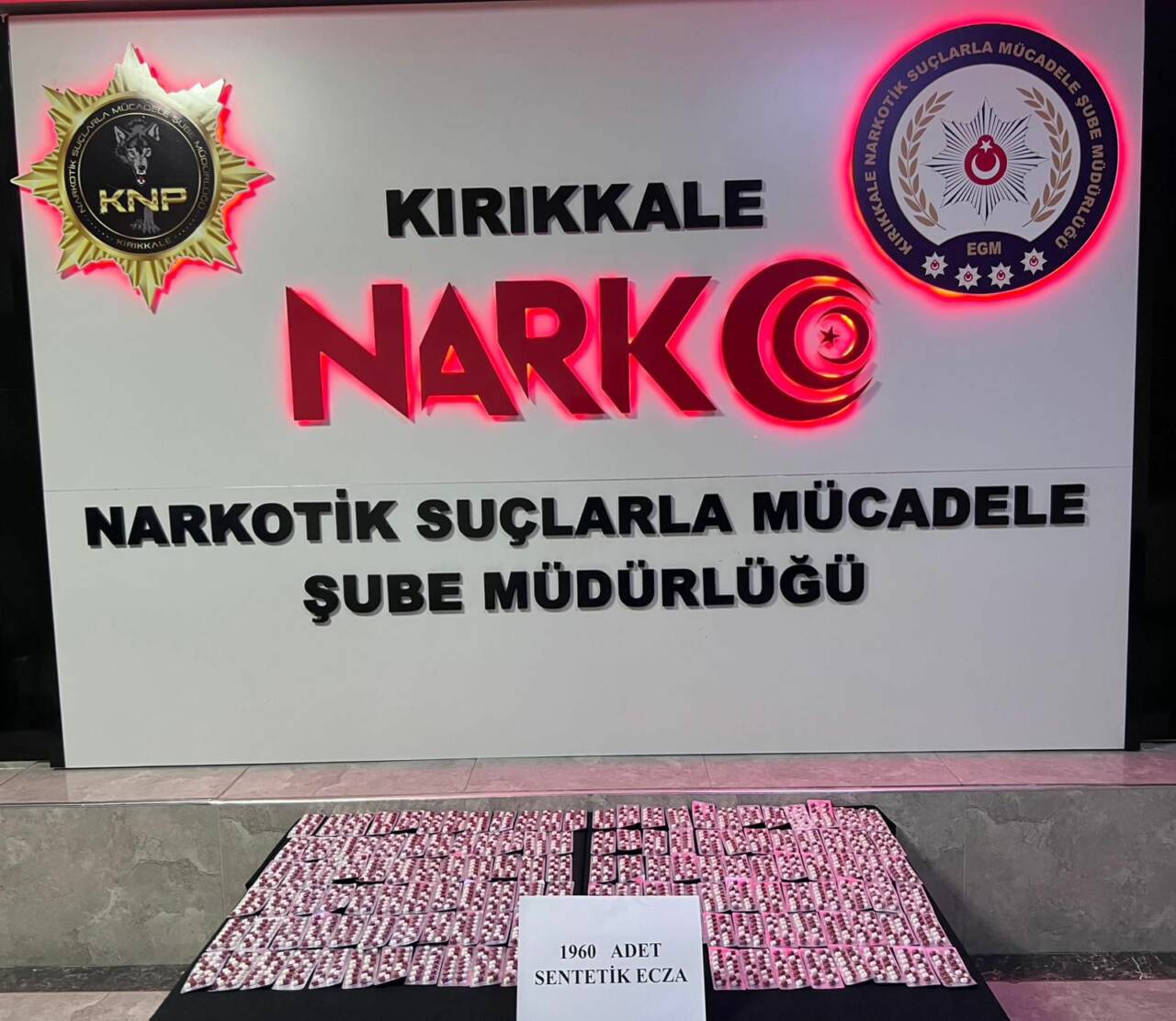 Kırıkkale'de İl Emniyet Müdürlüğü ekipleri tarafından uyuşturucu operasyonu düzenlendi. Operasyonda