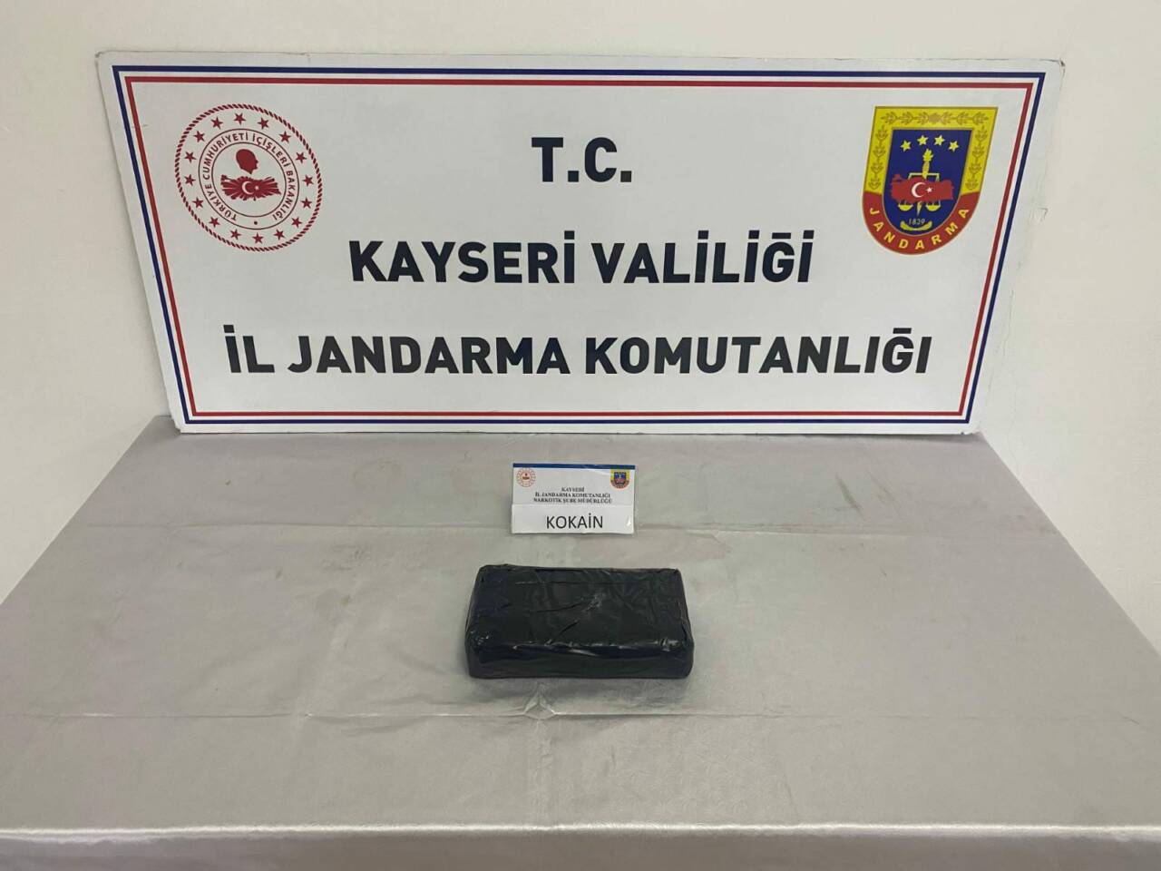 Kayseri'de İl Jandarma Komutanlığı tarafından düzenlenen operasyonda 1 kilo 200