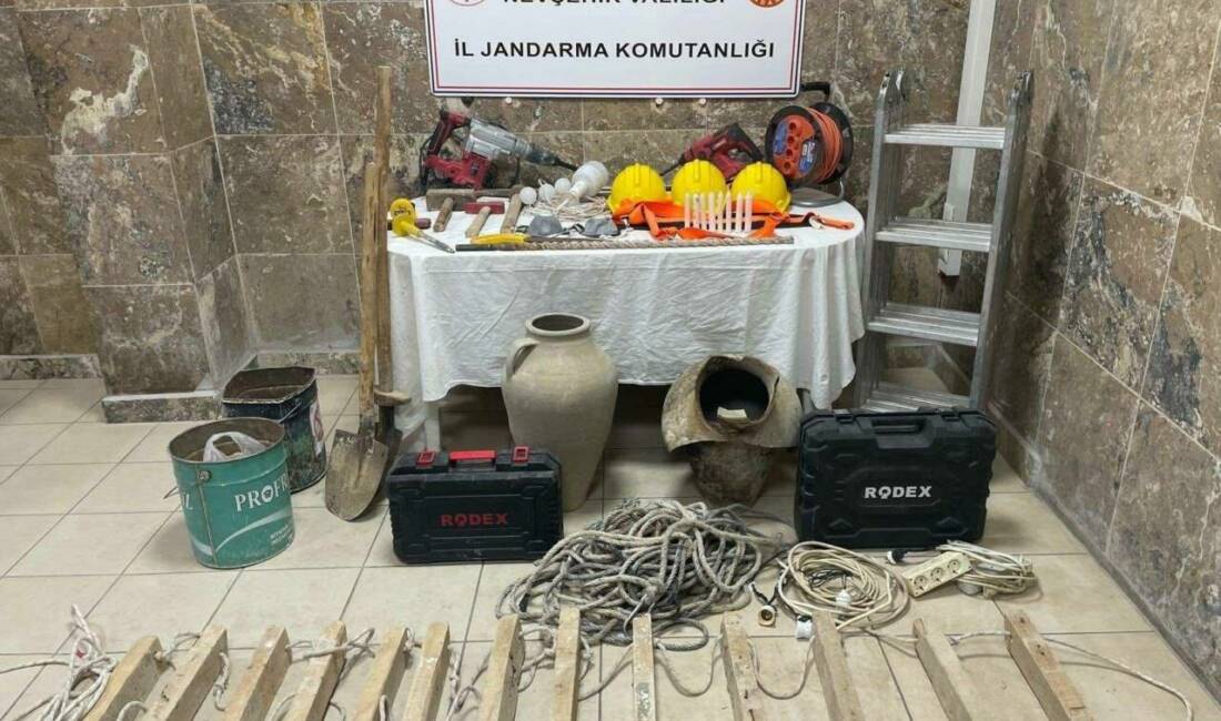 Nevşehir'in Ürgüp ilçesinde İl Jandarma Komutanlığı ekipleri tarafından düzenlenen operasyonda,