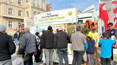 "Milli Ağaçlandırma Günü" kapsamında Aksaray'da 11 bin fidan dağıtımı yapıldı.