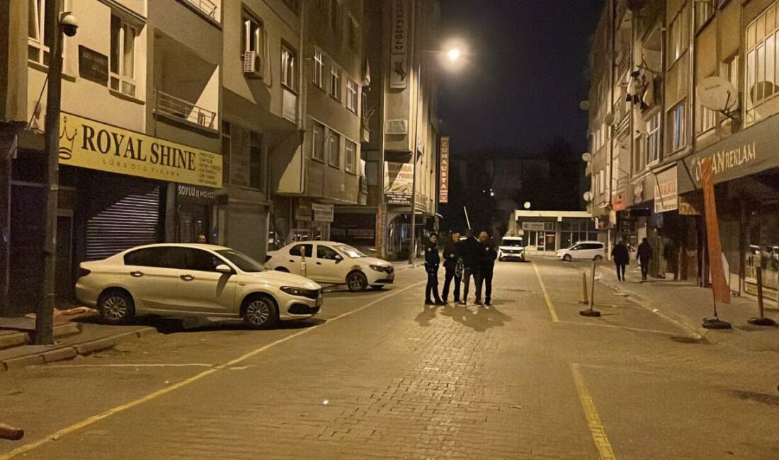 Kayseri'nin Kocasinan ilçesinde yaşanan olayda silahlı kavga çıktı. Çıkan silahlı
