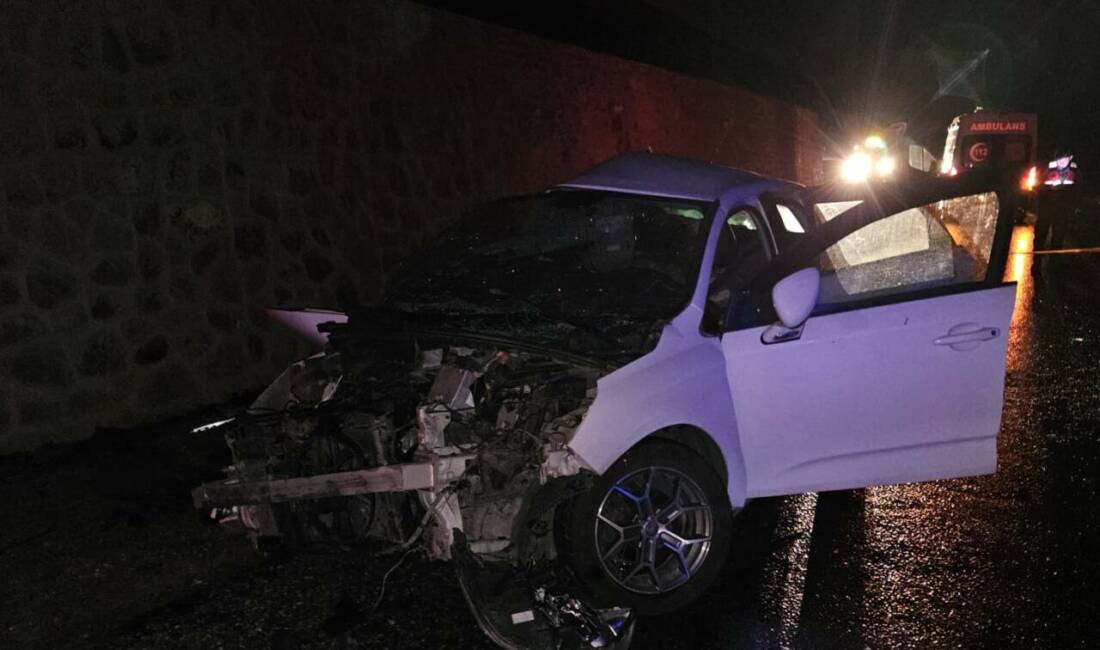 Sivas'ta meydana gelen trafik kazasında iki otomobil çarpıştı. Kazada 1