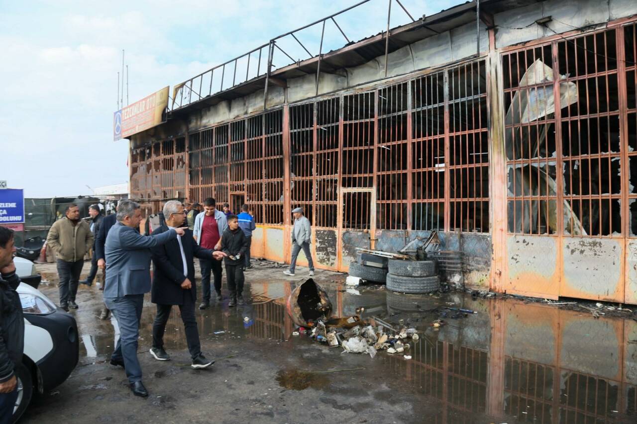 Konya'nın Ereğli ilçesinde yaşanan olayda Yeni Sanayi Sitesi karşısında yangın