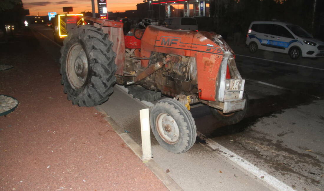 Konya'nın Beyşehir ilçesinde yaşanan olayda traktörle otomobil çarpıştı. Kazada 2